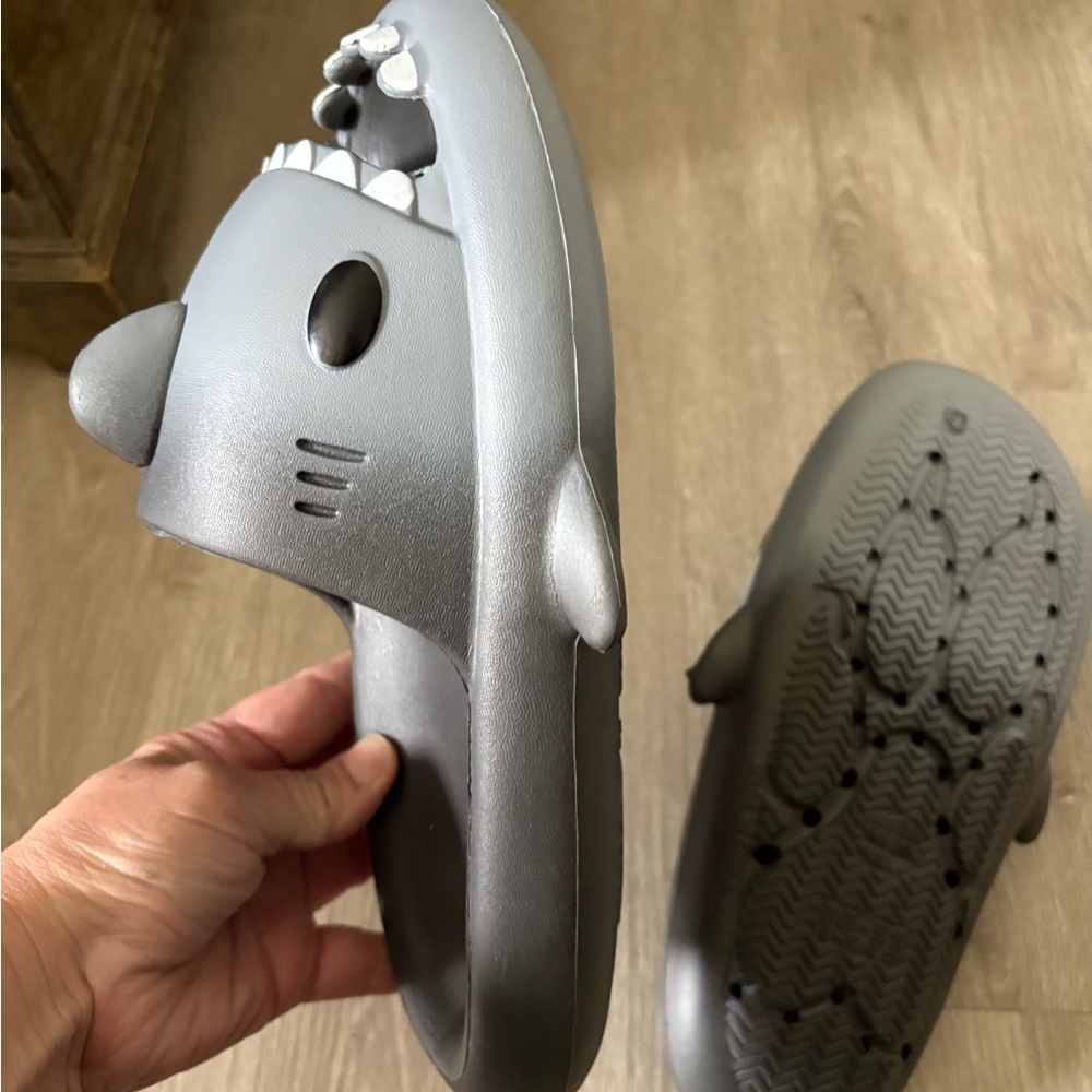 BRAND NEW SHARK SLIDES/SANDALS - Picture 5 of 5